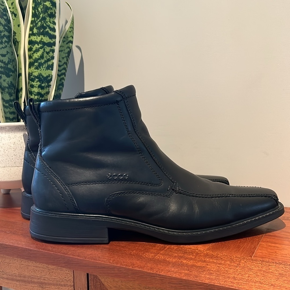 Ecco Black Pull On Ankle Leather Boots Lined Side Zipper Size 45 (US 11/11.5)